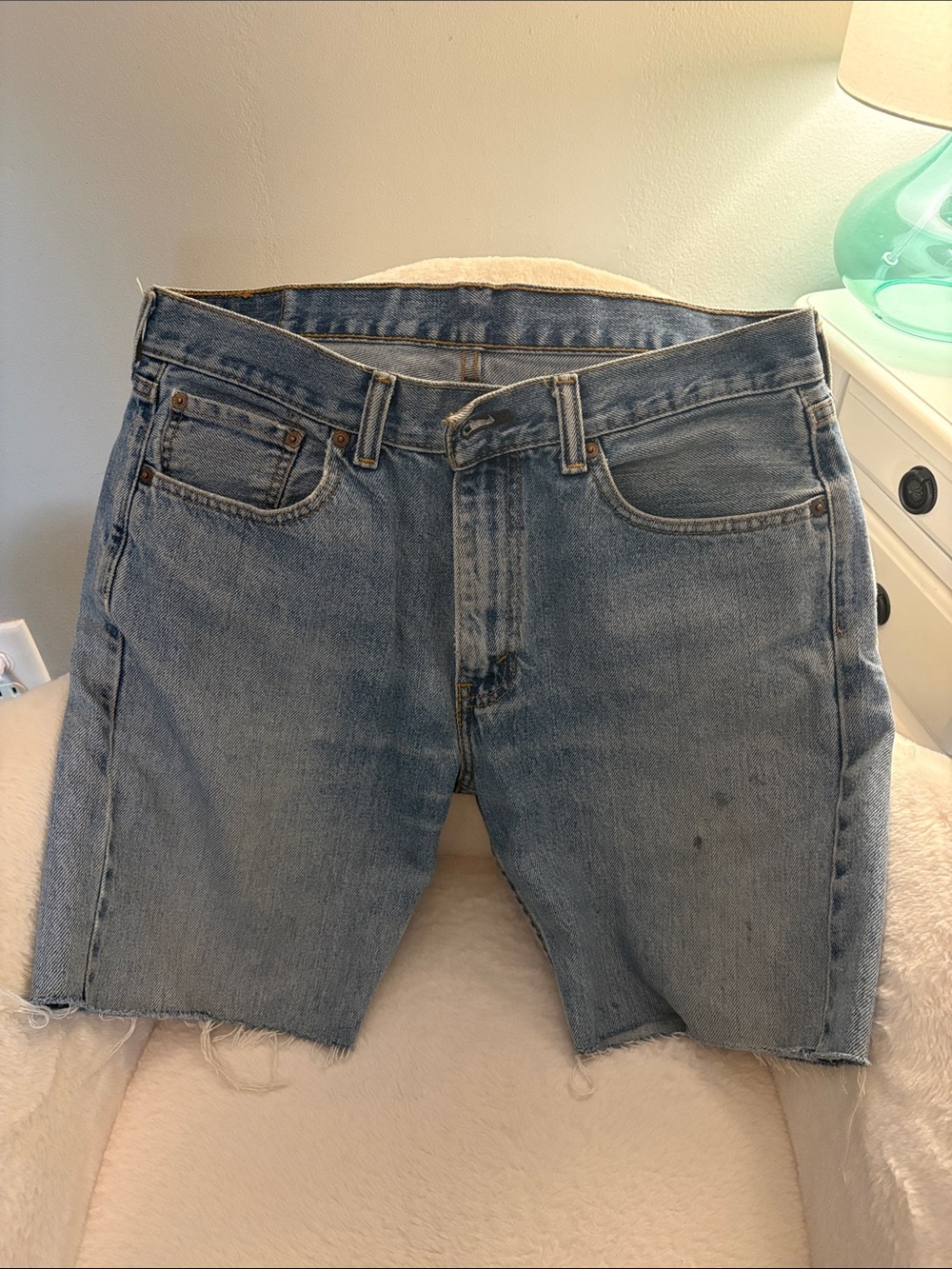 Vintage Levi’s jorts! Size 33 waist but see measurements below